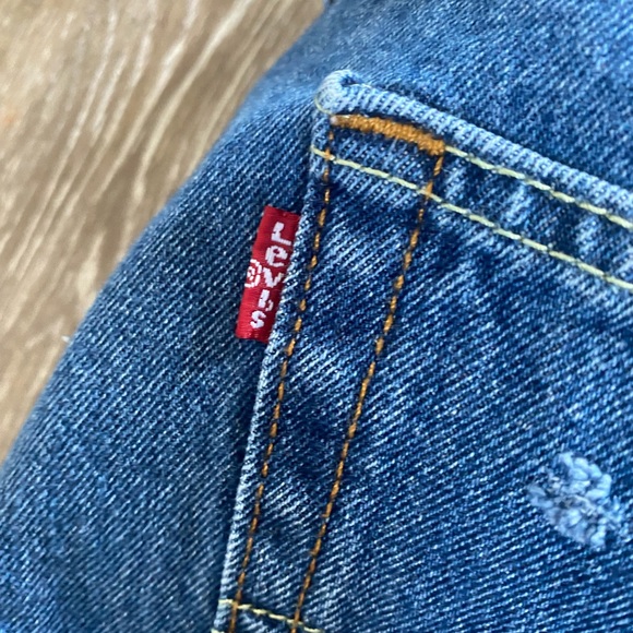 LEVIS vintage distressed short (too big for me) :( - Picture 4 of 14